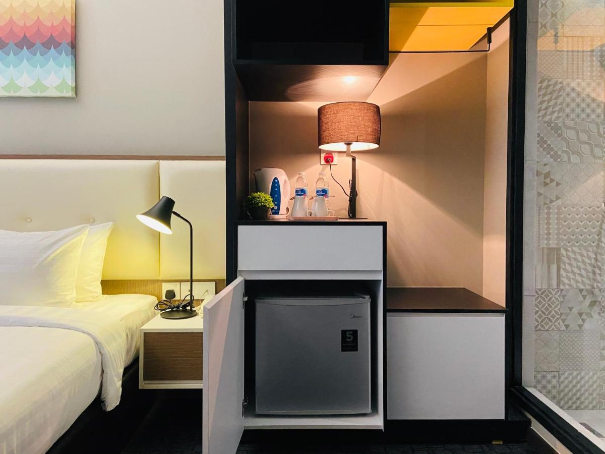 Glex Hotel Signature جوهر بهرو المظهر الخارجي الصورة